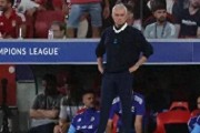 0-1告负！费内巴切无缘欧冠，穆帅两赛季折戟，或转战欧联杯争荣誉