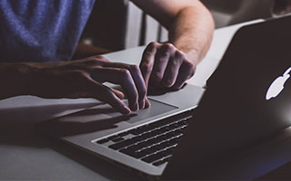 高情商！巴黎5：0国米，登贝莱接受采访，被问到关于姆巴佩的话题，句句暖心……